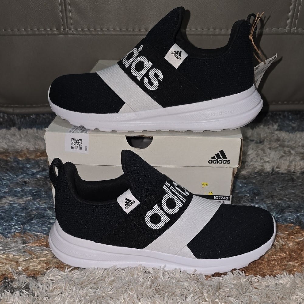 NWT Adidas Black and White Slip-On Sneakers Youth Size 5 Lite Racer Adapt 6.0k